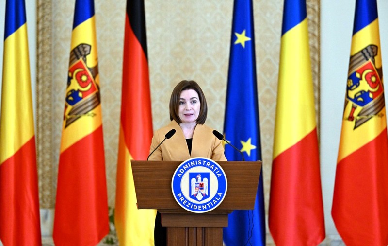 Maia Sandu și premierul Republicii Moldova, discuții cu ministrul apărării din România
