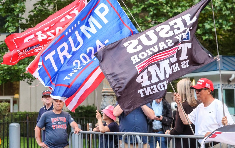 Susţinătorii lui Trump, apel la revolte şi violență după condamnarea fostului preşedinte: „Să-i spânzure pe toţi!”