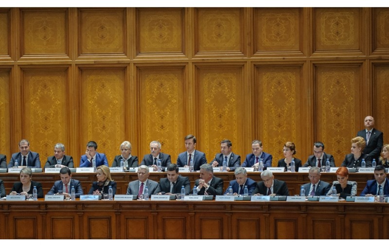 UPDATE. Petrescu: Sunt 20 de cereri de retragere a demisiilor miniștrilor, dar sunt irevocabile; Reacția președintelui