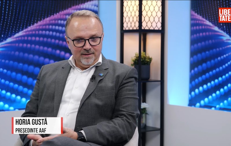 Peste un milion de români au ieșit din zodia banilor „la saltea”. Cum  poți deveni investitor cu prețul unei cafele pe lună 