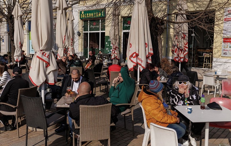 Cum fac față vecinii bulgari la creșterile de prețuri după trecerea la euro: „Prețurile sunt ca în Germania, nu și salariile. Acum ai nevoie de două slujbe”