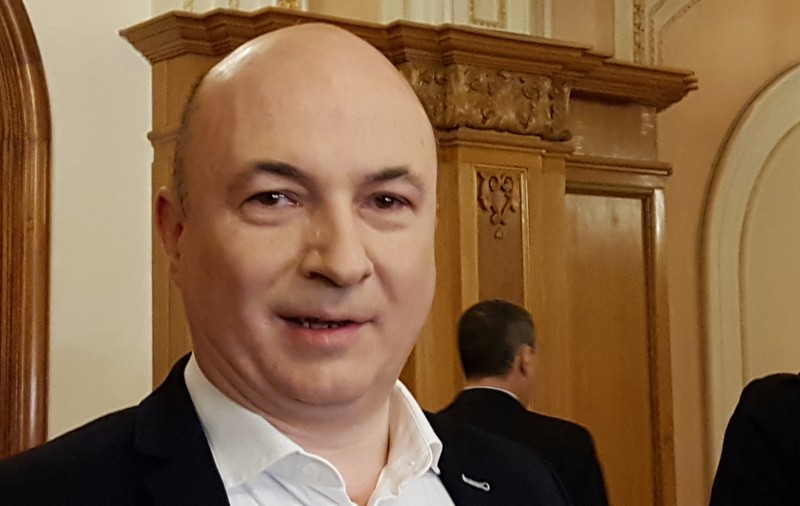 Tolo.ro: Oamenii lui Codrin Ștefănescu stau, pe bani publici, în sediul PSD și la Senat