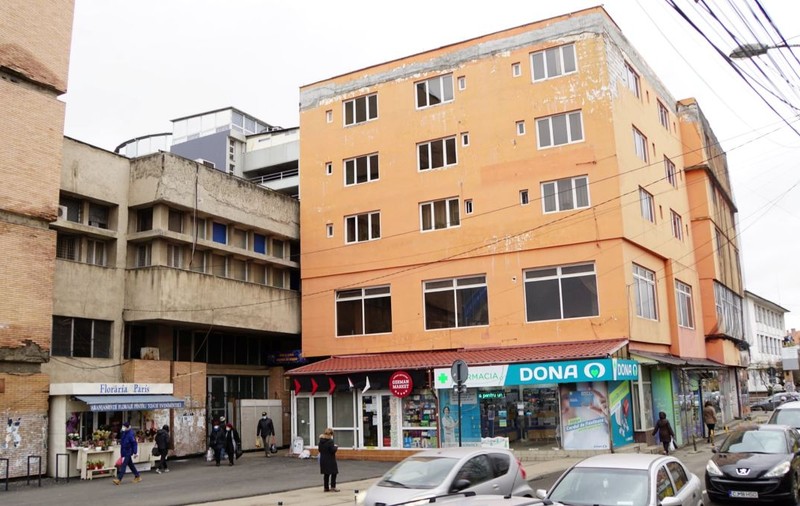 Hotelul Cristian din Cluj nu poate fi demolat, deși a fost construit ilegal. Cum s-ar putea rezolva problema