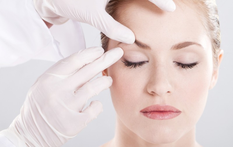 Impactul Inteligenței Artificiale în Chirurgia Estetică a Pleoapelor