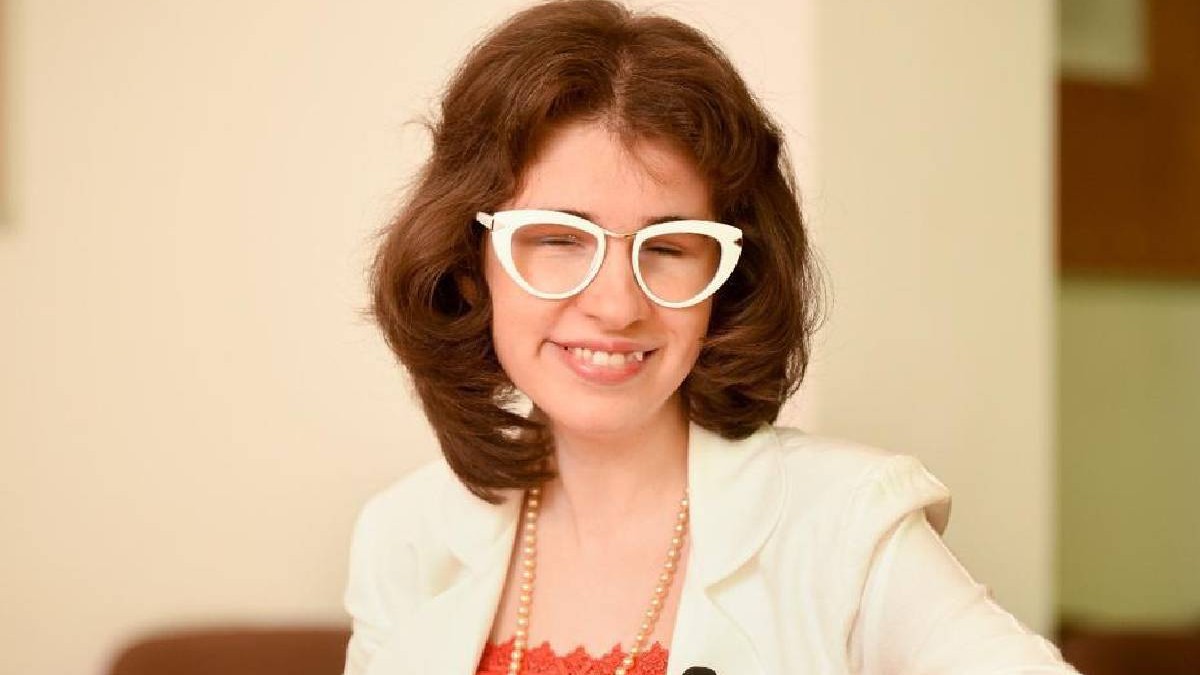 Profesoara de Religie Laura Stifter, portret