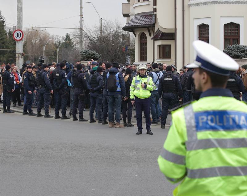 FOTO. Protest împotriva lui Iohannis la Palatul Cotroceni. Se cere anchetarea lui Kovesi