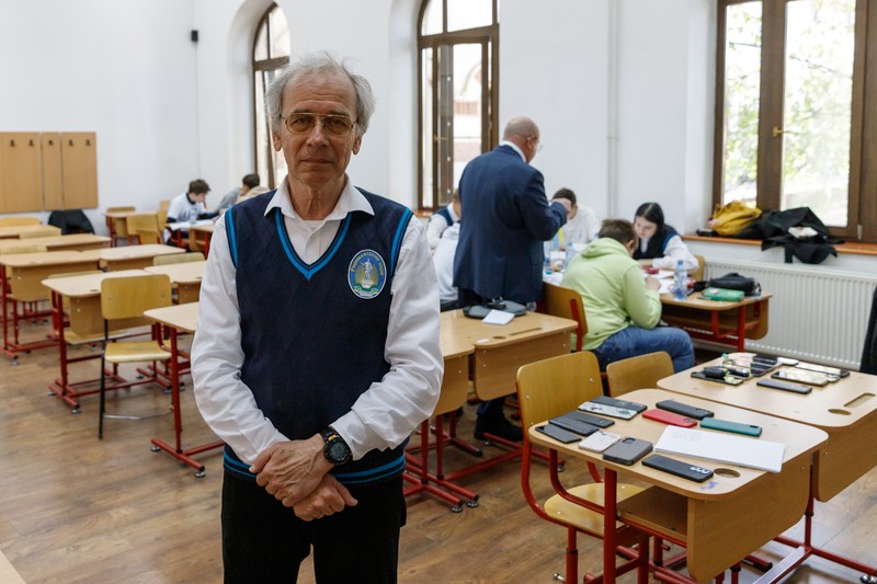 Viktor Pavel, profesor de fizică din Ucraina