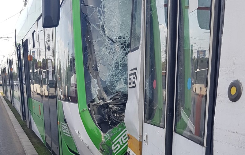 Două tramvaie s-au tamponat pe Şoseaua Giurgiului. Circulaţia pe liniile 7, 19 şi 25 a fost blocată temporar