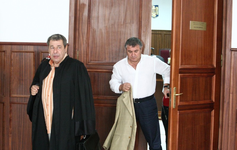 Victor Becali a fost pedepsit în pușcărie. Fostul impresar a sunat de pe telefonul lui Cristi Borcea
