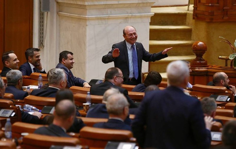 Jigniri și ironii între Putere și Opoziție, la dezbaterea moțiunii de cenzură; Dăncilă a încurcat instituțiile europene (FOTO)
