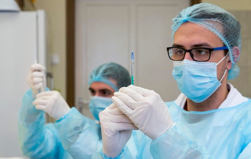 Un medic din Germania, dat în judecată după ce a vaccinat anti-COVID un copil de 9 ani