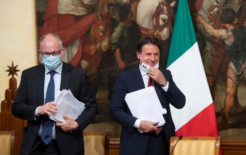 Premierul Italiei şi șase miniştri sunt cercetaţi penal pentru modul în care au gestionat pandemia de coronavirus
