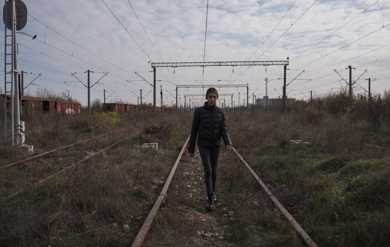 REPORTAJ de Moș Nicolae. Dorința de sărbători a unei fete de 14 ani din București, care are grijă de mama ei nevăzătoare