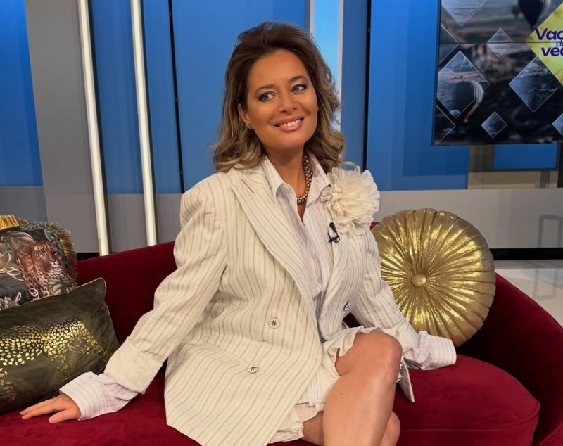 Cum arată Laura Cosoi însărcinată cu al cincilea copil. Vedeta mai are foarte puțin până va naște și a făcut furori în mediul virtual