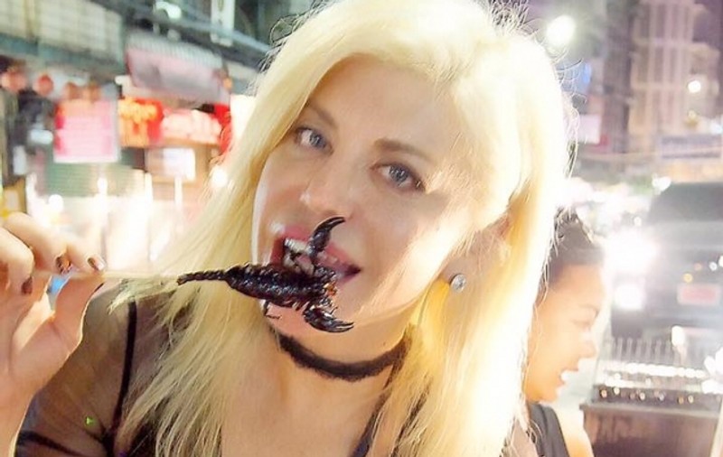 Loredana Groza a luat lecții de gătit în Thailanda