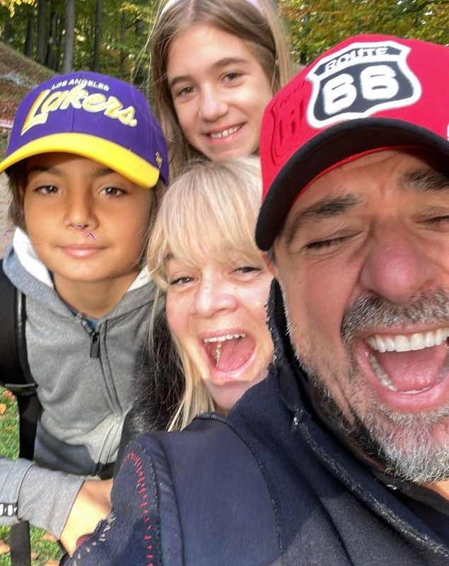 Horia Brenciu și familia lui nu au putut ajunge în România, după ce Israelul și SUA au atacat Iranul. „Mă uit dintr-o cameră de la etajul 25, într-un hotel din Kuala Lumpur, unde am fost aduși”