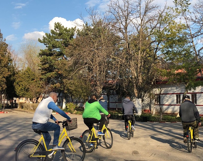 Cristi Borcea și Victor Becali se vor plimba cu bicicleta în pușcărie. Vor pedala cu gardienii pe urme!