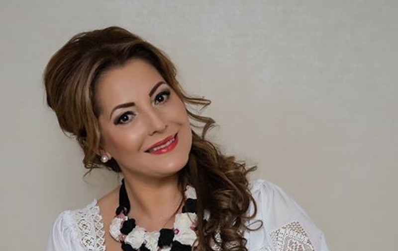 Cântăreața Angela Rusu s-a măritat pentru a patra oară la Las Vegas. Urmează nunta în România