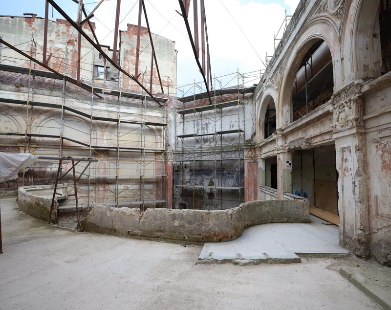Am intrat pe șantier! Renaște cinematograful Marconi, monumentul istoric abandonat la Gara de Nord. Inaugurare specială cu șuncă, șpriț și țuică