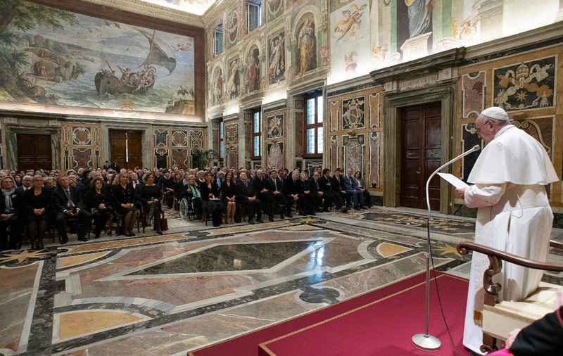 Papa Francisc le-a adus un omagiu jurnaliştilor: "Libertatea presei este un indicator cheie pentru sănătatea unei naţiuni"