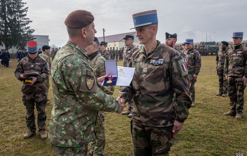Grupul de luptă al NATO din România are un nou comandant: colonelul Benoît Chrissement