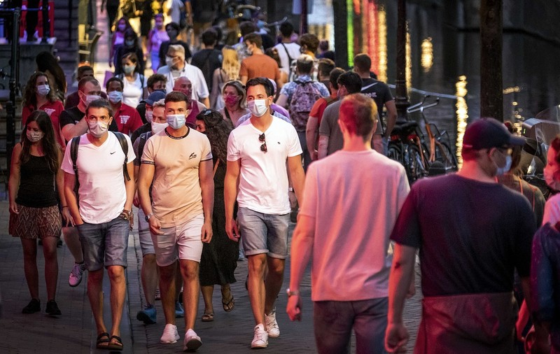Avertismentul unor cercetători francezi: Cel de-al doilea val al epidemiei de coronavirus din Europa nu va fi ultimul