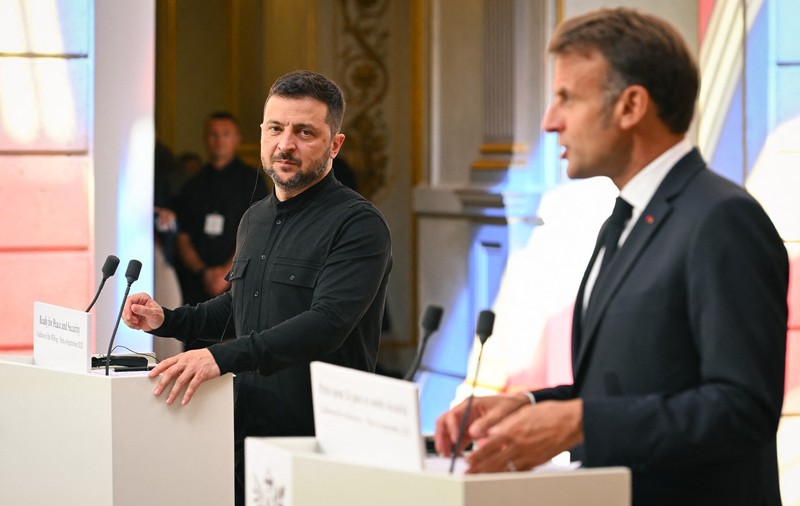 Douăzeci și șase de ţări sunt gata să participe la garanţiile de securitate pentru Ucraina, anunță Emmanuel Macron. „Reorganizarea lumii schimbă multe lucruri pentru Europa”