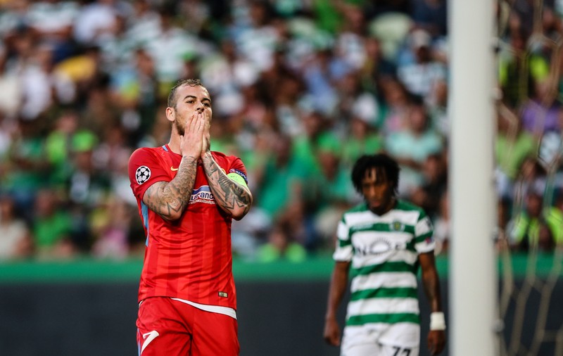 Cosmin Contra a explicat de ce a plâns Denis Alibec când a fost schimbat în meciul FCSB - Hapoel Beer Sheva | VIDEO