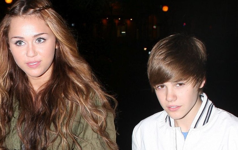 Video | Justin Bieber a făcut duet cu Miley Cyrus 