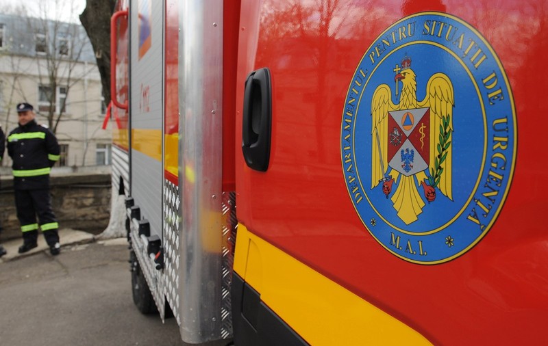 Incendiu la un frigider dintr-un salon al unui cămin de bătrâni din Arad. Toți oamenii s-au autoevacuat