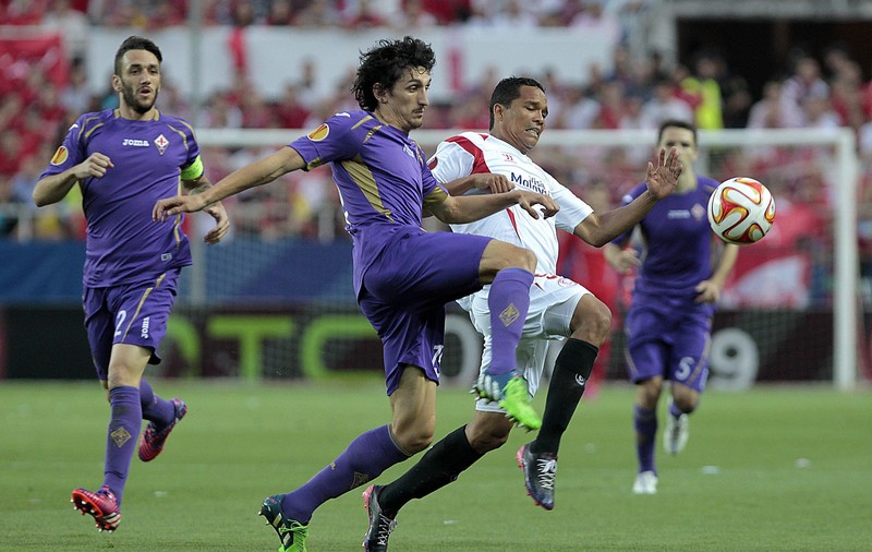 LIGA EUROPA / FC Sevilla – Fiorentina 3-0. Napoli - Dnepr 1-1. Ucrainenii, gol din ofsaid