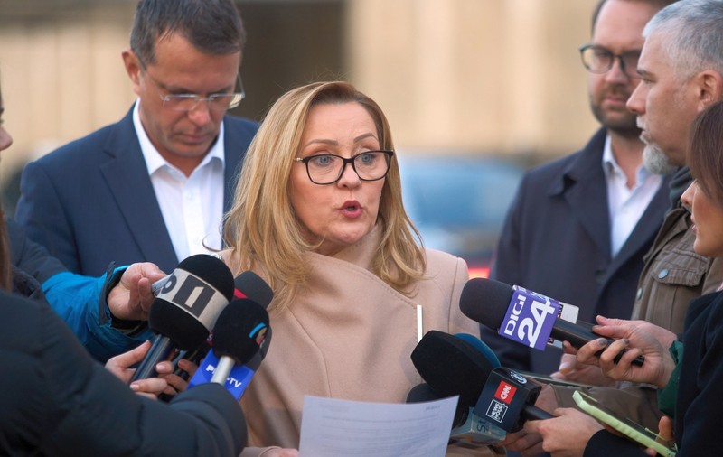Elena Lasconi a cerut concedierea șefilor serviciilor de informații, într-un interviu pentru The Telegraph: „Trebuie să plătească”