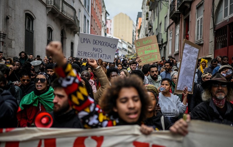 Mii de oameni au protestat la Lisabona față de explozia prețurilor. „Banii nu mai sunt de ajuns”