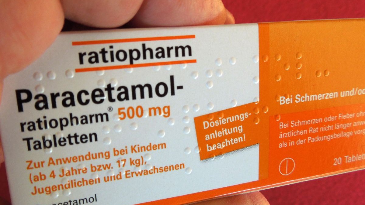 O cutie de paracetamol
