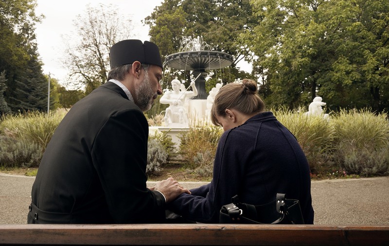 O nouă provocare marca Radu Jude: „Kontinental ’25”, câștigător al Ursului de Argint 2025 pentru cel mai bun scenariu, un film despre o crimă colectivă, comisă prin indiferență