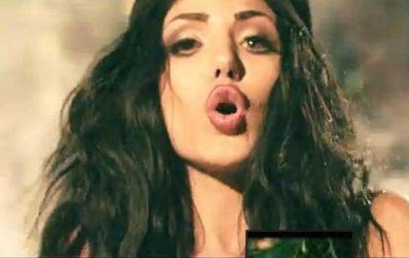 PREMIERĂ LIBERTATEA.RO | Glorya şi exotica C'zade, videoclip FIERBINTE pentru single-ul Allez