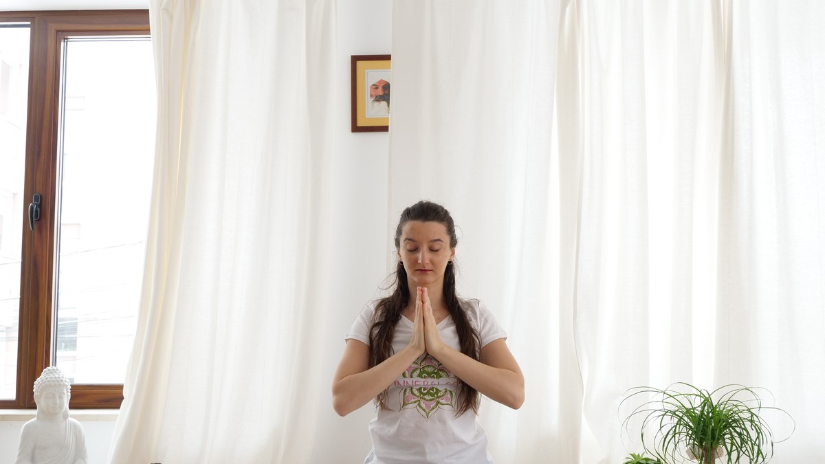Ioana Hudiță, prima antrenoare de yoga angajată de un club din România