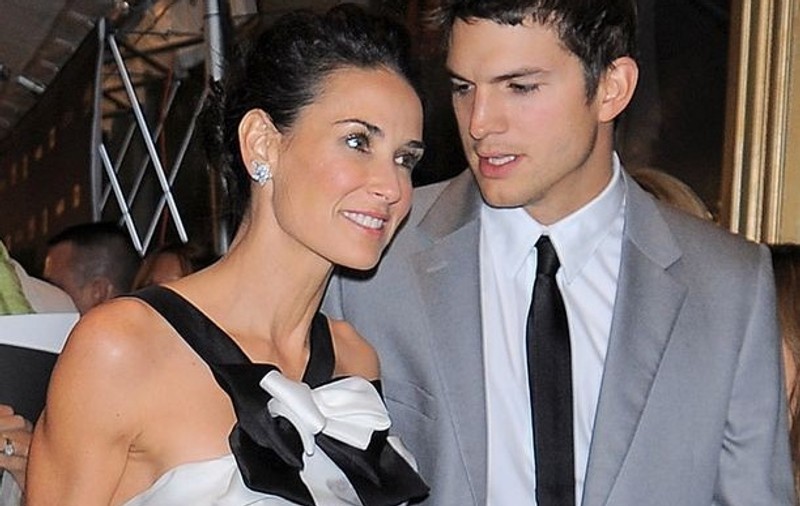 Demi Moore şi Ashton Kutcher vor să facă un copil