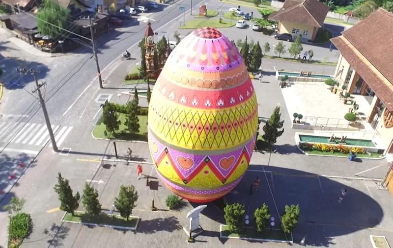 Cel mai mare ou decorat de Paște din lume are 16 metri înălțime și a devenit atracție turistică: unde se află | VIDEO