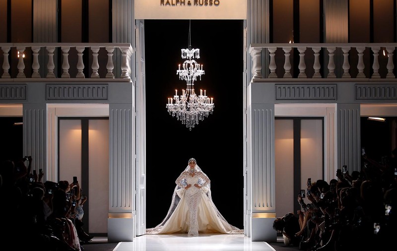 Cine creează rochia de mireasă a lui Meghan Markle. Lista scurtă a posibililor designeri