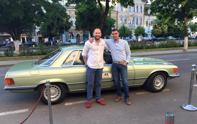 Mihai Leu a ales varianta retro! Uite cu ce mașină șmecheră s-a dat azi!