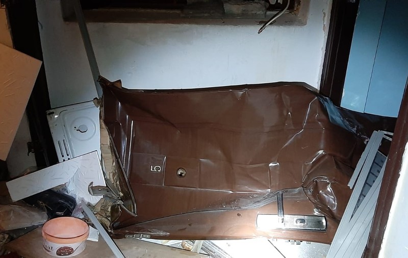 UPDATE | Explozie puternică într-un bloc de garsoniere din Tulcea. Patru locatari au fost răniți