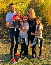 Mihai Morar alături de familie