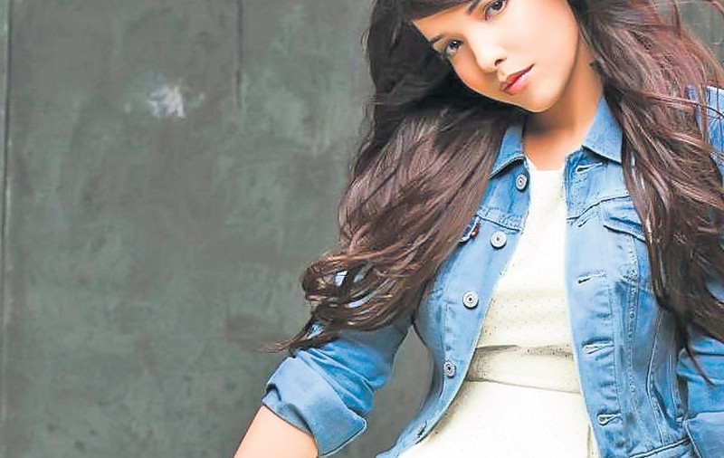 Indila PROVOACĂ PASIUNI! Un CELEBRU CÂNTĂREȚ S-A ÎNDRĂGOSTIT DE EA.