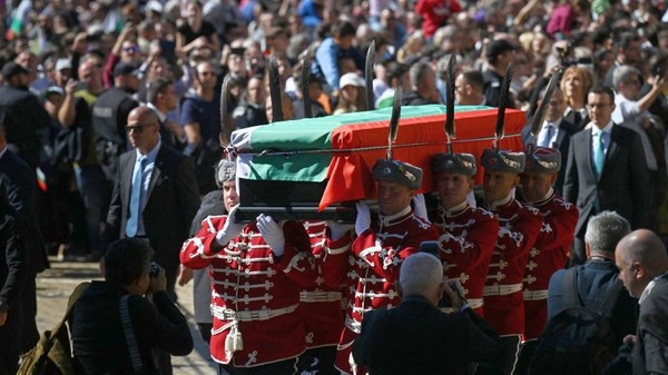 După 1000 de ani, rămășițele țarului Samuil al Bulgariei au fost aduse din Grecia. Foto: AFP