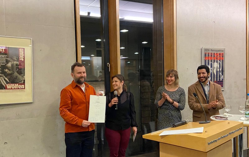 Documentarul românesc „Între revoluții”, regizat de Vlad Petri, a luat premiul criticilor la Festivalul de film de la Berlin