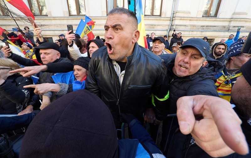 România divizată: Dezvoltarea inegală și criza politică în capitalismul contemporan