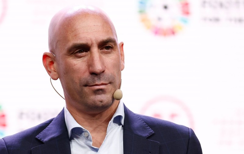 Luis Rubiales va contesta suspendarea de 3 ani impusă de FIFA după ce a sărutat-o forţat pe jucătoarea Jenni Hermoso