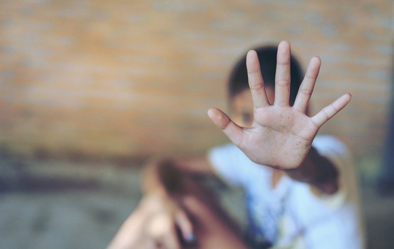 Un instructor de la o şcoală specială şi un paznic al DGASPC Mehedinți, arestaţi preventiv după ce au abuzat sexual șapte copii și tineri