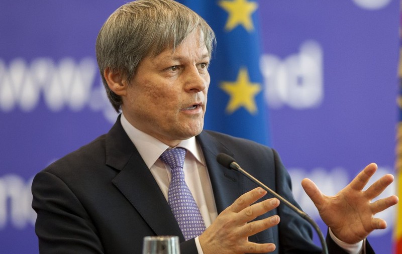 Cioloș cere publicarea contractelor de deszăpezire. În prezent, doar 26 de județe sunt pregătite